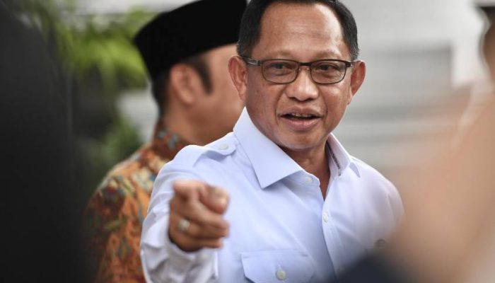 Mendagri Rapat Daring Bahas Kenaikan PBB-P2 dengan Kepala Daerah