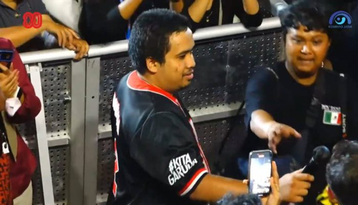 Kocak dan Bikin Heboh, Putra Bungsu Khofifah Curhat Mantan di Panggung NDX AKA