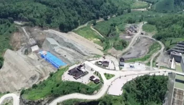 PTPP Terapkan Hydroseeding di Bendungan Bagong, Trenggalek: Proyek Ramah Lingkungan