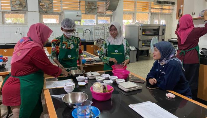 Siswa SMA YPM 2 Sukodono dan Pertamina Patra Niaga Kembangkan Gummy Protein dari Sisik Ikan Bandeng