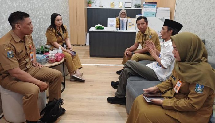 15 Desa di Jawa Timur Raih Predikat Desa Terang di Momentum Right to Know Day