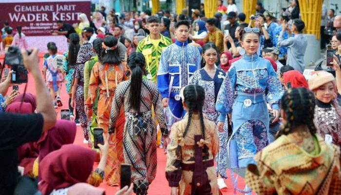 Banyuwangi Hidupkan Kembali Motif Kuno dalam Festival Batik 2025
