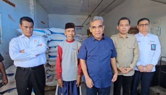 Ahmad Muzani dan Andi Amran Pastikan Penurunan Harga Pupuk Berlaku di Lapangan
