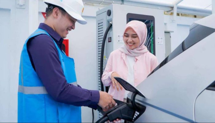 PLN Kolaborasi dengan Indosat Wujudkan Layanan SPKLU Lebih Cerdas