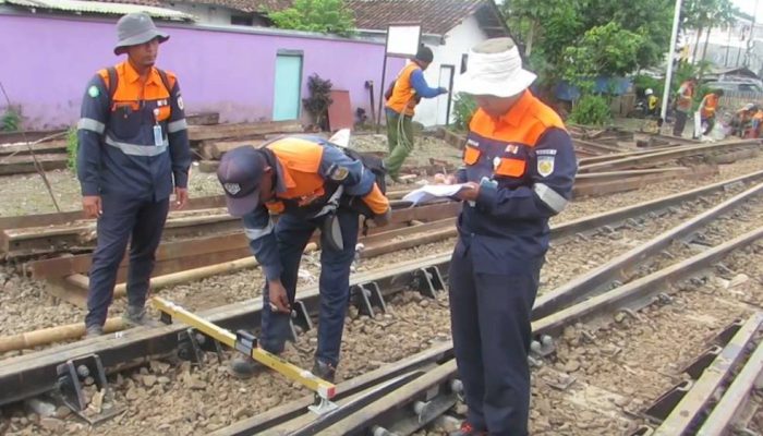 Infrastruktur Diperkuat, KAI Daop 9 Pastikan Perjalanan Kereta Aman Saat Libur Nataru