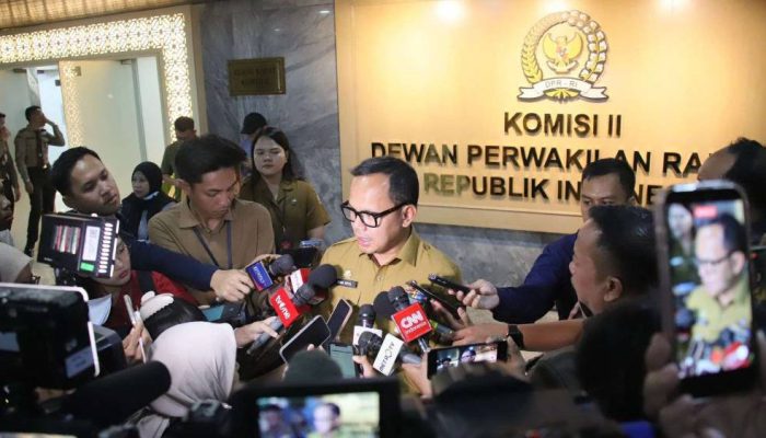 Tinggalkan Daerah Saat Bencana, Wamendagri: Bupati Aceh Selatan Diperiksa Kemendagri