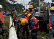 Pulihkan Listrik dan Kirim Bantuan, Dirut PLN Tinjau Langsung Korban Bencana di Aceh Tamiang