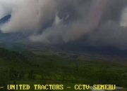 Status Siaga, Gunung Semeru Alami Awan Panas Guguran Sejauh 4 Km