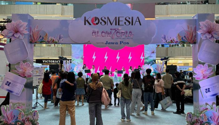 KOSMESIA J99 Corp Rayakan Usia 7 Tahun Lewat Pameran GLOW7OPIA di Surabaya