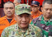 Tim SAR Berhasil Evakuasi Satu Korban Pesawat ATR 42-500 di Tebing Bulusaraung