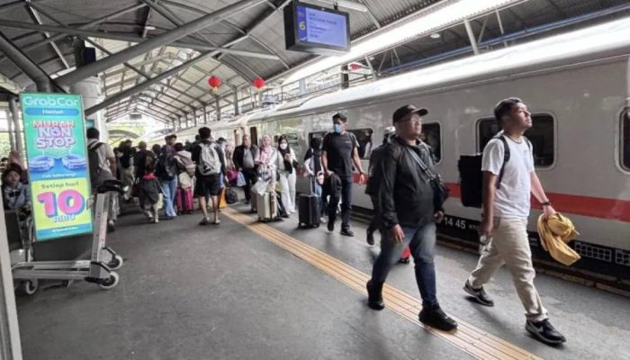 Hari Pertama Libur Imlek, 42 Ribu Lebih Penumpang Gunakan Layanan KAI Daop 8 Surabaya