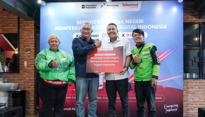 Pertamina dan Telkomsel Luncurkan Paket Data Khusus Ojol Berbonus Voucher BBM