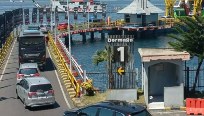 H-7 Lebaran, Arus Kendaraan di Pelabuhan Ketapang Banyuwangi Mulai Meningkat