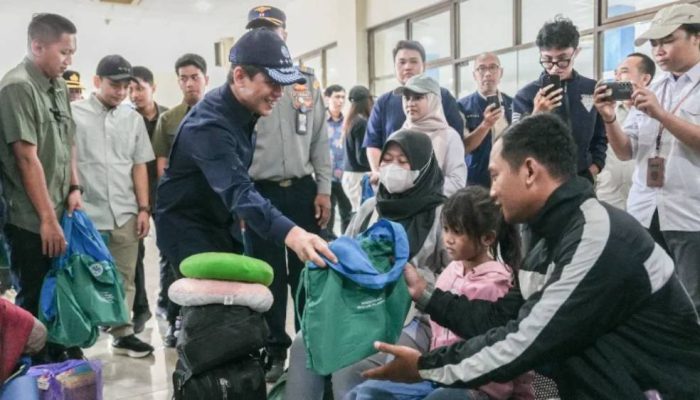 Menteri LH Kampanyekan Gerakan Mudik Minim Sampah di Jalur Semarang–Surabaya