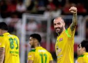 Persebaya Tampil Solid, Tundukkan Malut United 2-0 di Laga Tandang