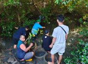 TPS Salurkan 3.000 Bibit Mangrove untuk Rehabilitasi Pesisir Sontoh Laut Surabaya
