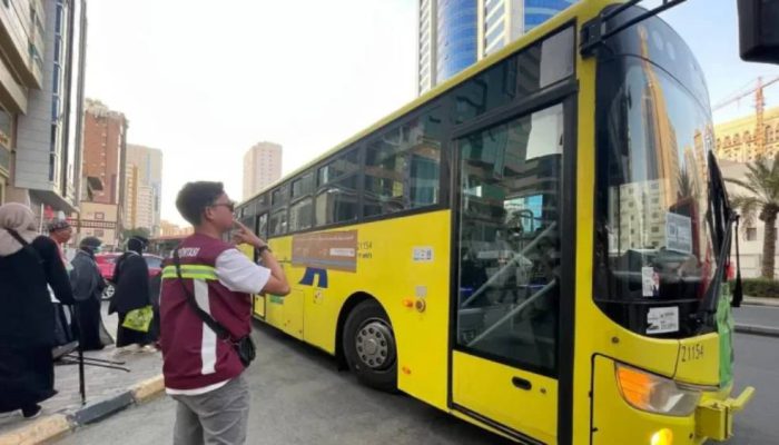 Jamaah Haji Dapat Pendampingan Penuh di Halte Bus Shalawat
