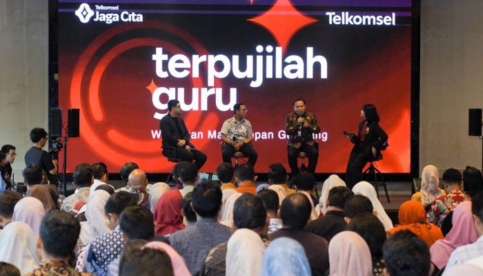 Telkomsel Hadirkan Roadshow “Terpujilah GURU” di Surabaya Bekali Guru dengan Pengembangan Kompetensi di Dunia Digital