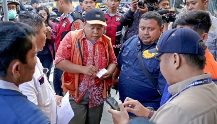 Percepat Digitalisasi Parkir, Pemkot Surabaya Berhentikan 163 Jukir Tak Tertib Administrasi