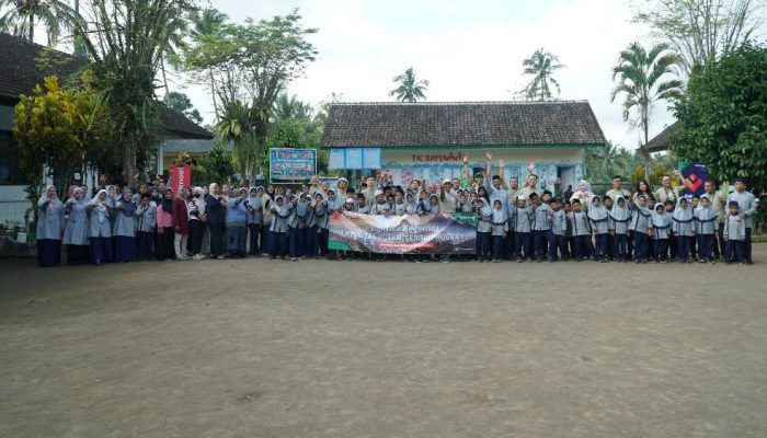 Dorong Digitalisasi Desa, Telkomsel Gelar Program ‘Baktiku Negeriku’ di Desa Bayu Banyuwangi