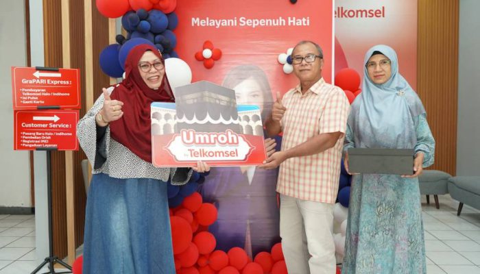 Pelanggan Telkomsel Asal Magetan Raih Hadiah Umrah Gratis untuk Dua Orang