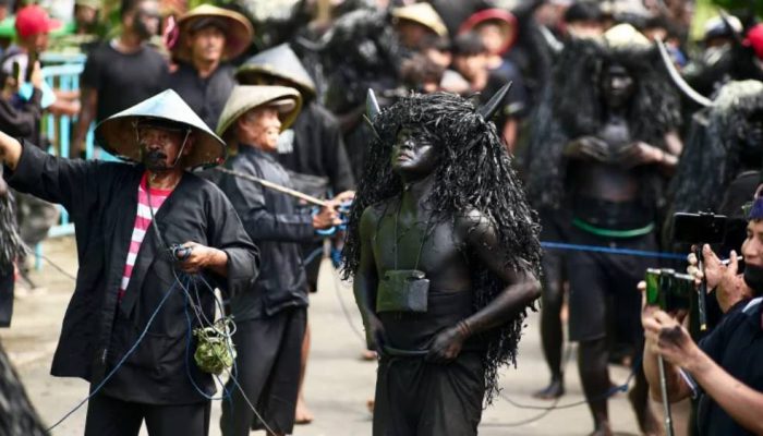 Kebo-keboan Alasmalang Kembali Memikat, Ribuan Warga dan Wisatawan Padati Banyuwangi