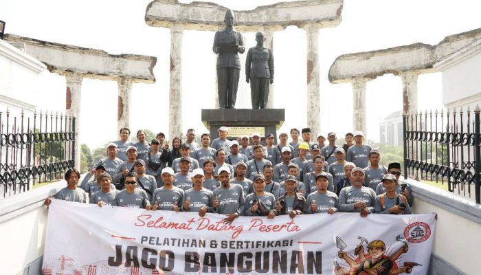 Tingkatkan Kompetensi, Semen Gresik dan BJKW IV Surabaya Sertifikasi 103 Tenaga Konstruksi Jatim