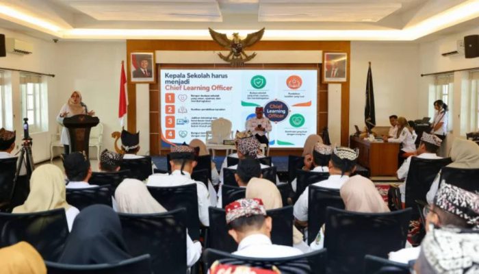 Bupati Ipuk Minta Kepala Sekolah di Banyuwangi Peka dan Cegah Anak Putus Sekolah
