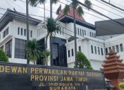 Wakil Ketua DPRD Jatim Sri Wahyuni Jalani Sidang Perdana di PN Surabaya