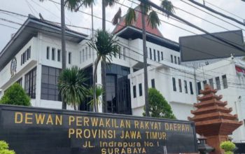 Wakil Ketua DPRD Jatim Sri Wahyuni Jalani Sidang Perdana di PN Surabaya