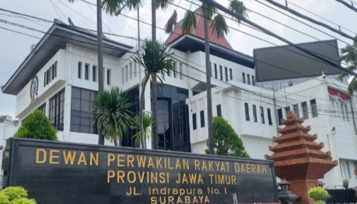 Wakil Ketua DPRD Jatim Sri Wahyuni Jalani Sidang Perdana di PN Surabaya