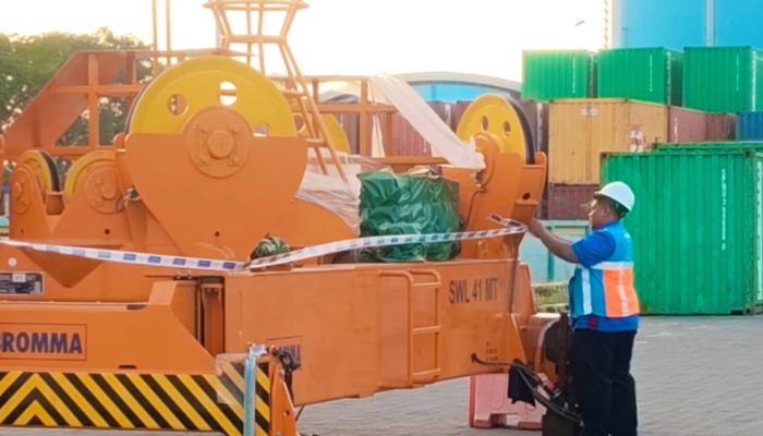 PT Terminal Teluk Lamong Perkuat Kapasitas TPK Nilam Melalui Penambahan E-RTG Ramah Lingkungan