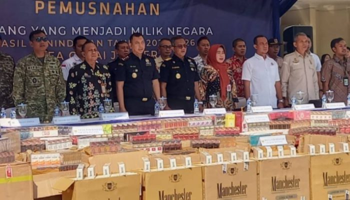 Rokok Ilegal Senilai Rp10,57 Miliar Dimusnahkan, Bea Cukai Jember Amankan Potensi Cukai Rp7,2 Miliar