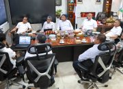 Akselerasi Pembangunan Sekolah Rakyat, Bupati Mamuju Tengah Serahkan Sertifikat Lahan