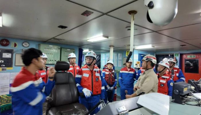 Komut Pertamina Cek Langsung Distribusi BBM di IT Tanjung Wangi