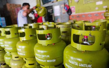 Elpiji 3 Kg Langka di Banyuwangi, Warga Keliling Cari Gas