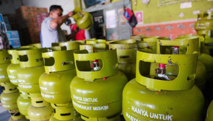Elpiji 3 Kg Langka di Banyuwangi, Warga Keliling Cari Gas