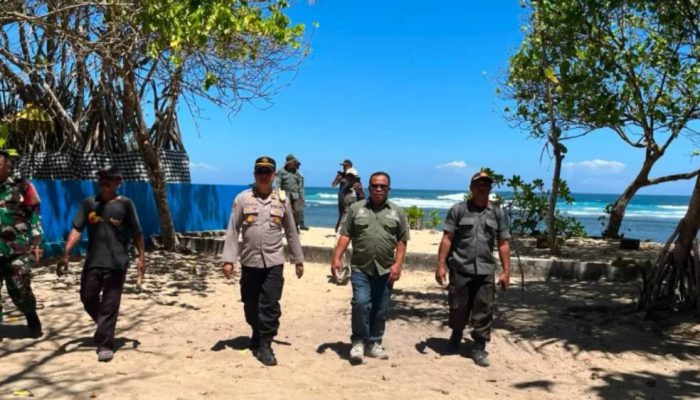 1.500 Wisatawan Serbu Pantai Balekambang, Polres Malang Perketat Pengamanan