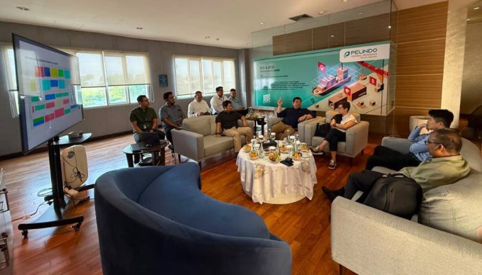 Terminal Teluk Lamong dan OOCL Bahas Penguatan Layanan Logistik Indonesia Timur