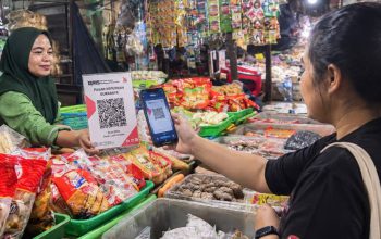 BRI Surabaya Pasang WiFi di Pasar Keputran, Permudah Transaksi QRIS