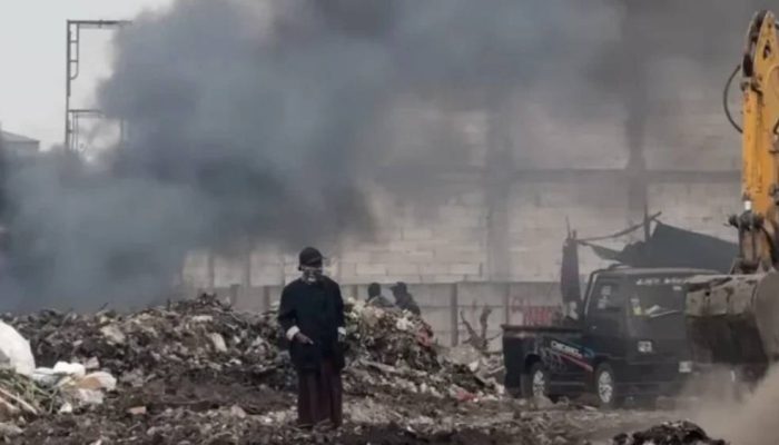 DLH Surabaya Soroti Pembakaran Sampah di Tambak Mayor, Status Lahan Bakal Dicek