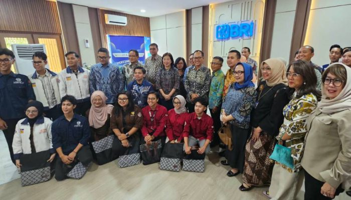 BRI Perkuat Literasi Keuangan Digital Mahasiswa, Dukung Gerai CERDAS PeKA di UNAIR